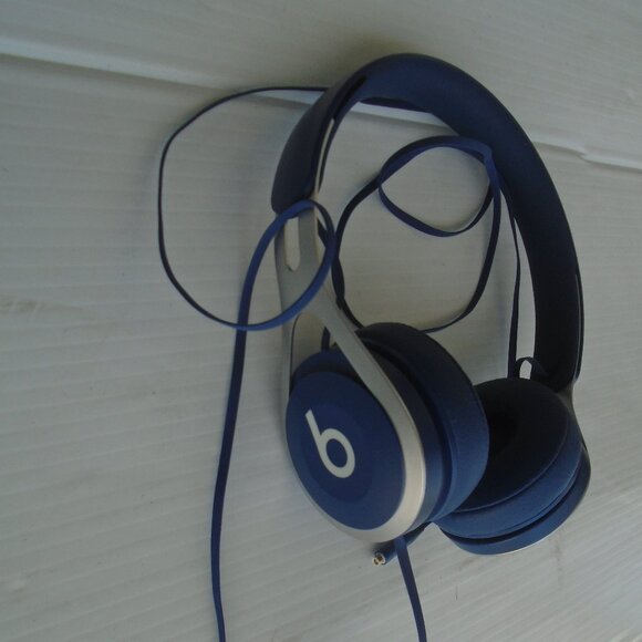 Beats by Dr. Dre EP Wired On Ears Headphones ML992LL/A Blue Note Connection - Picture 3 of 5